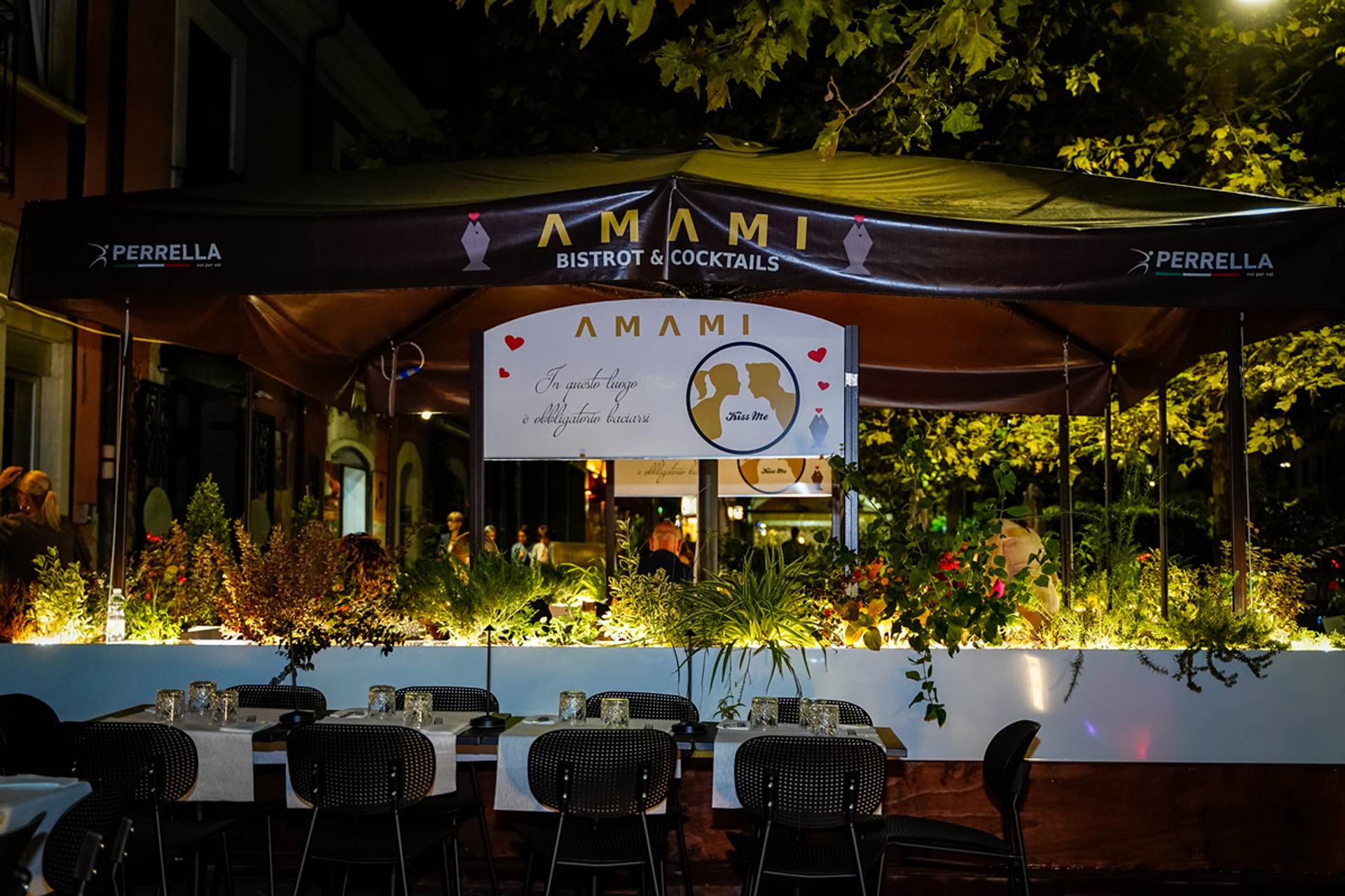 Magazine-TecnaArredamenti-Amami-3ok