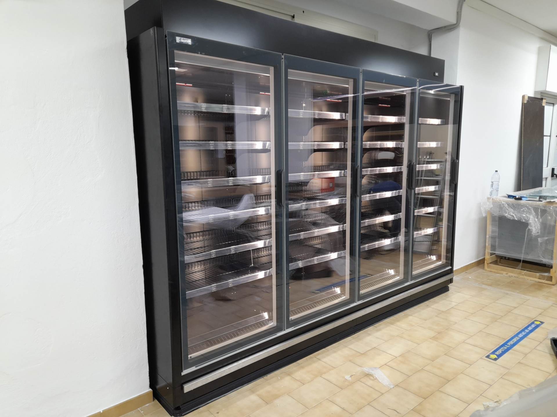 Magazine-TecnaArredamenti-Supermercato-G&T-10